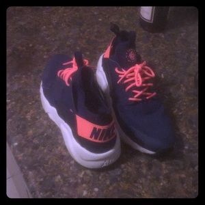 Nike Huaraches Run Ultra GS Shoes!